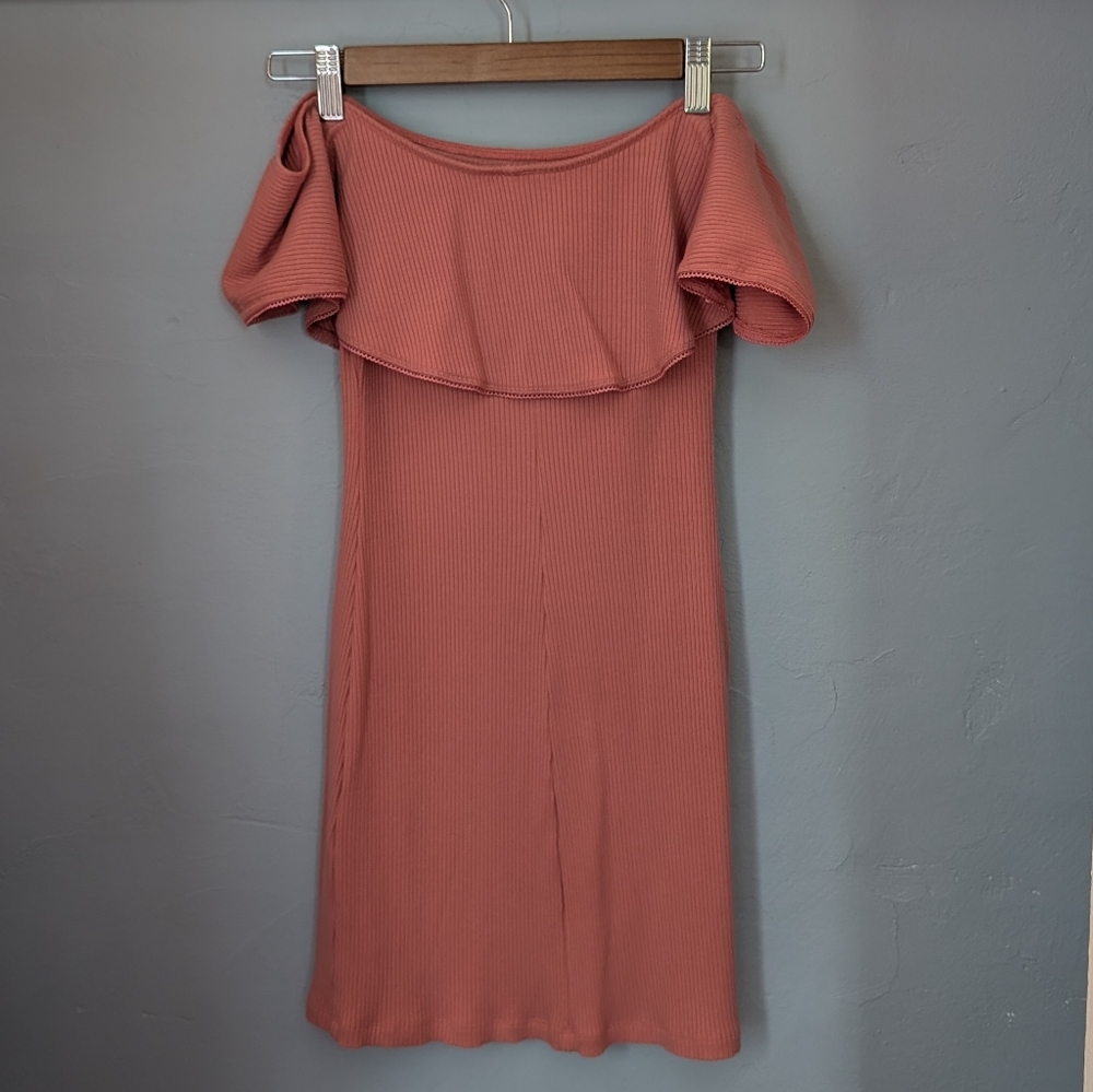 🫰🏼 Reformation Dress S Ribbed Off Shoulder In Pink - Picture 5 of 7